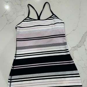 Lulu lemon power y tank